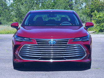 2021 Toyota Avalon Hybrid review: Soft-serve sedan - CNET